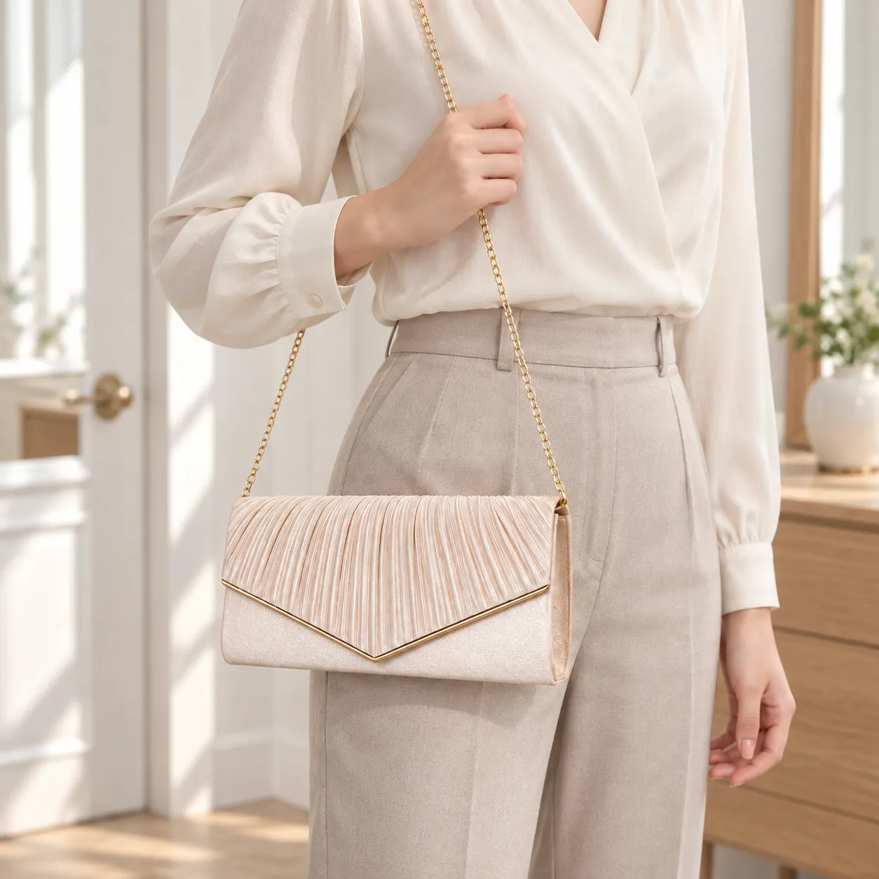 Mae Pleated Envelope - use view; props excluded